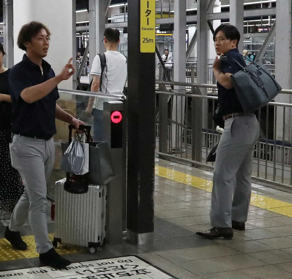 【画像・写真】小久保監督は朝6時半に球場入り　M2→快勝でM1→大阪へ→日本ハムは？…ソフトバンクの長い一日は続く