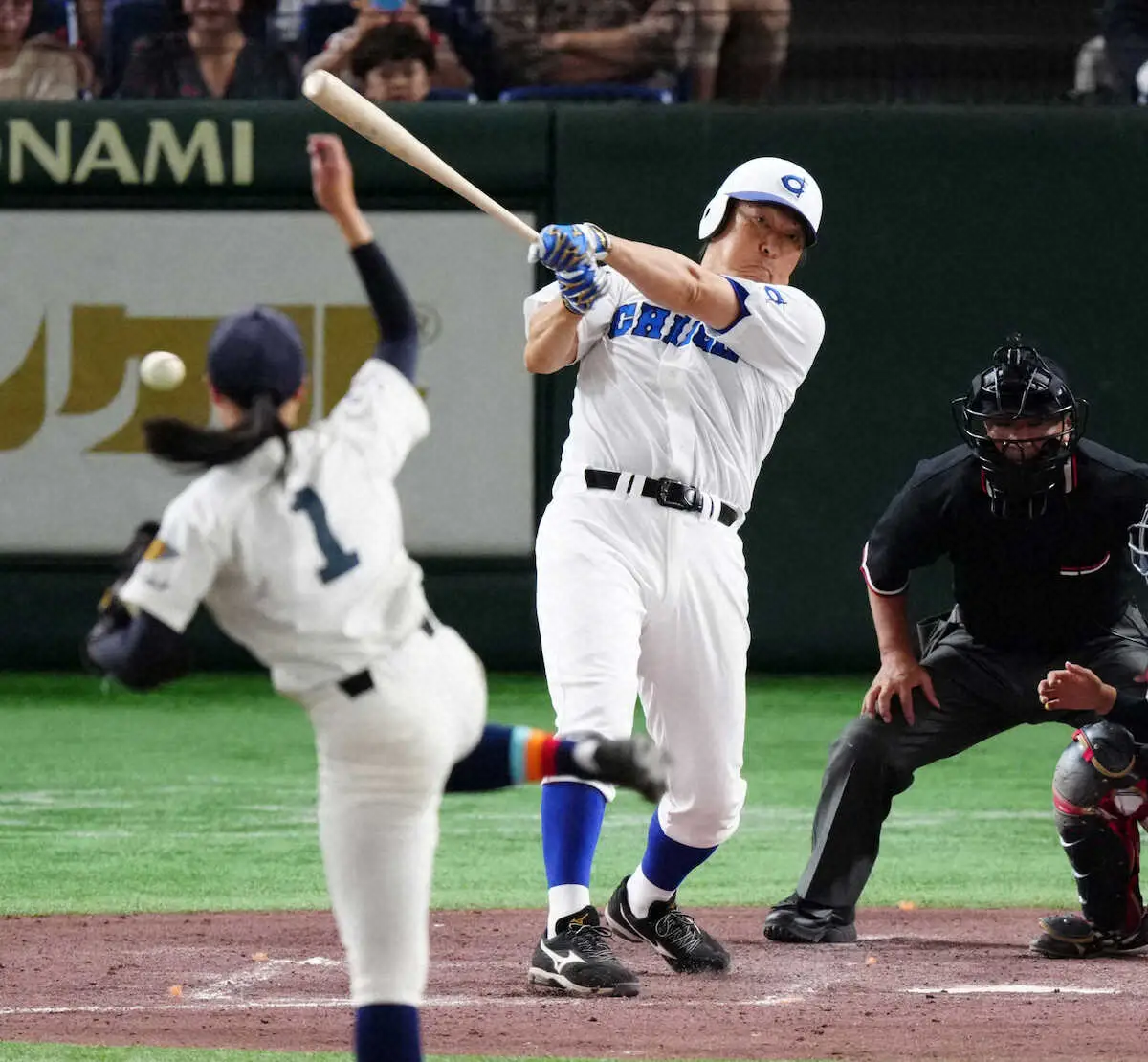 【画像・写真】松井秀喜氏　右足を痛めたか　臨時代走でベンチに下がり再び守備位置へ　第3打席では右前打