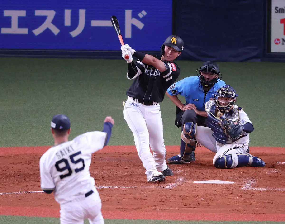 負けて胴上げはゴメンだ！ソフトバンクが川村の「気持ちで」同点内野安打＆周東の2点二塁打で勝ち越し