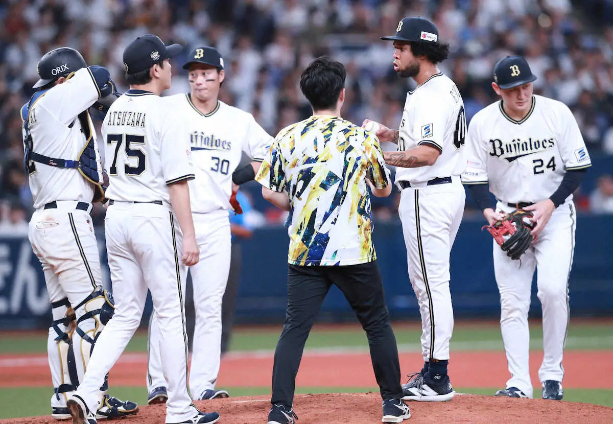 【画像・写真】オリックス　T―岡田、安達の引退試合で拙守連続…4回に1イニング2失策で3点献上