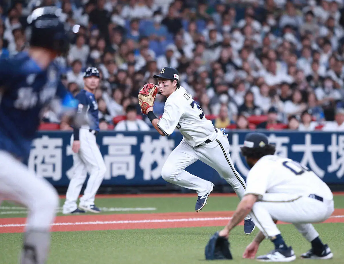 【画像・写真】オリックス　T―岡田、安達の引退試合で拙守連続…4回に1イニング2失策で3点献上