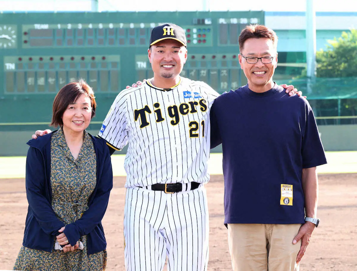 阪神・秋山の引退試合に両親も来場　父・正二さん「感無量でした」