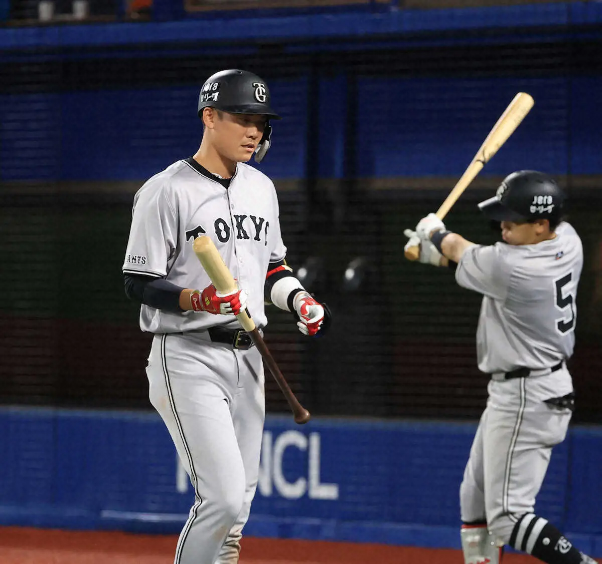 【画像・写真】巨人・坂本勇人　2試合ぶりスタメン復帰も4の0　安打性の打球を佐野にスーパーキャッチで阻止される