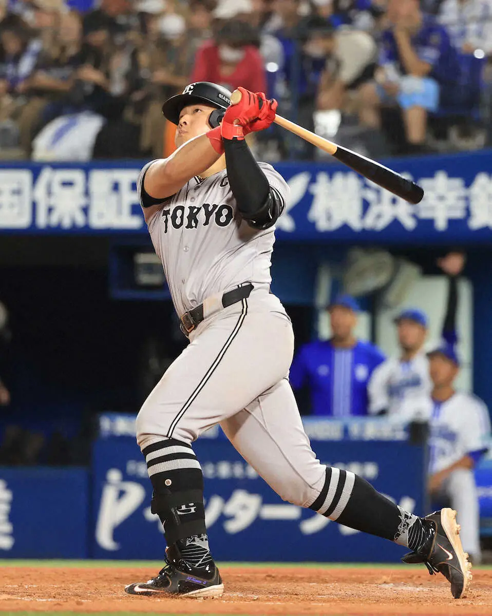 巨人・岡本和真が4回に5戦ぶり27号ソロ　7年連続30発にあと3本　2回にはプロ10年目で初の本盗も