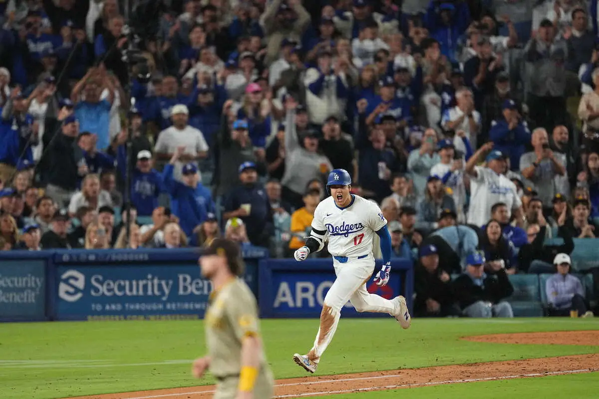 大谷翔平　自らの一打で悲願の地区優勝決めた！ヒリヒリ決戦で決勝打放ち絶叫　5万超ファン酔いしれる