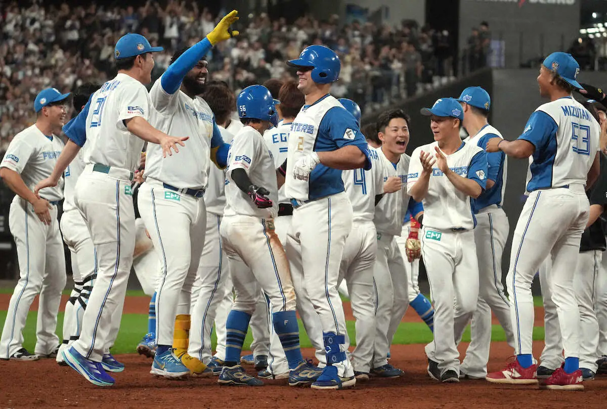 【画像・写真】新庄日本ハム　執念のサヨナラ勝ちでソフトバンク戦7連勝！　2位確定でCSは初のエスコンF開催決定