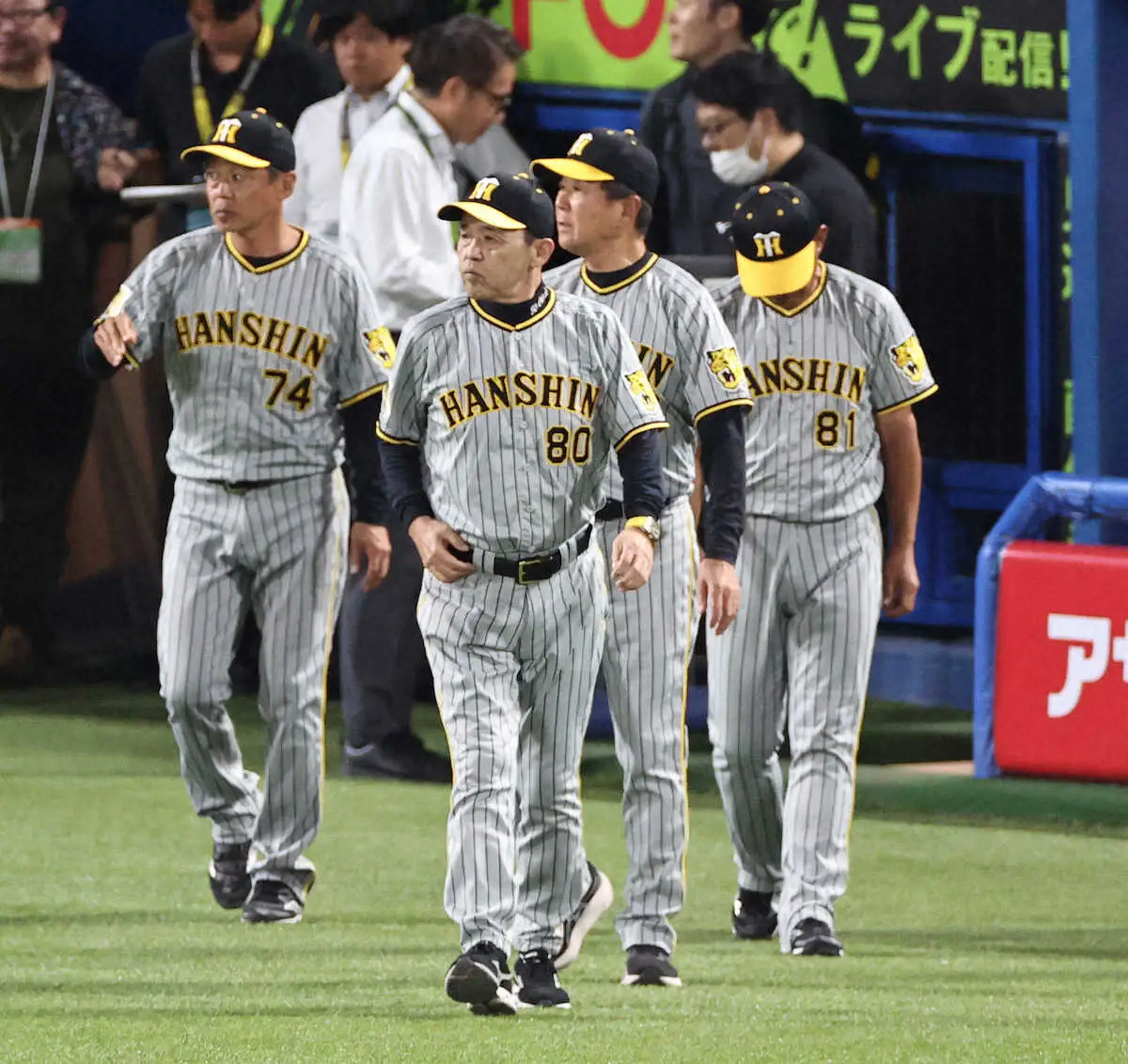 【画像・写真】連覇を逃した阪神・岡田監督の去就、球団社長は明言せず