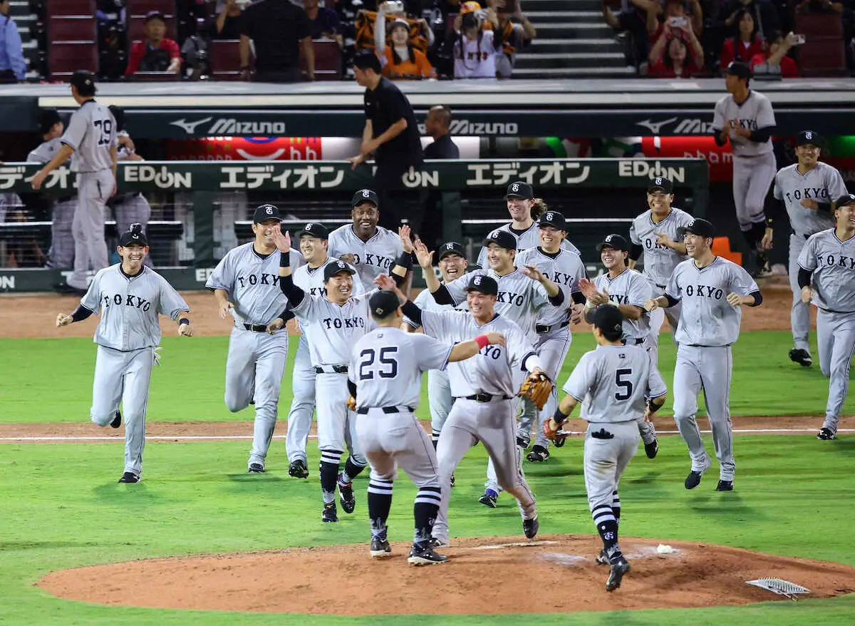 【画像・写真】巨人4年ぶりV！歓喜の輪の中で坂本勇人＆岡本和真の目に涙…阿部監督も男泣き10度舞い