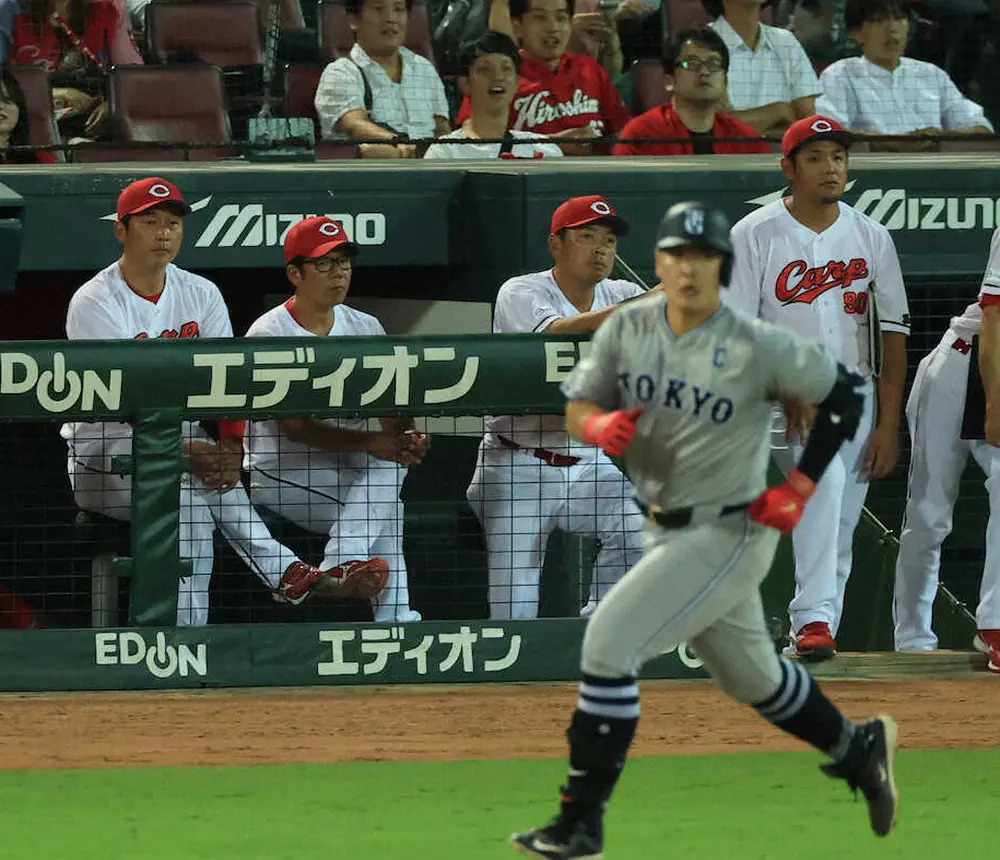 広島がマツダで初の屈辱…目の前で巨人胴上げ「この悔しい気持ちを持ち続けて」新井監督