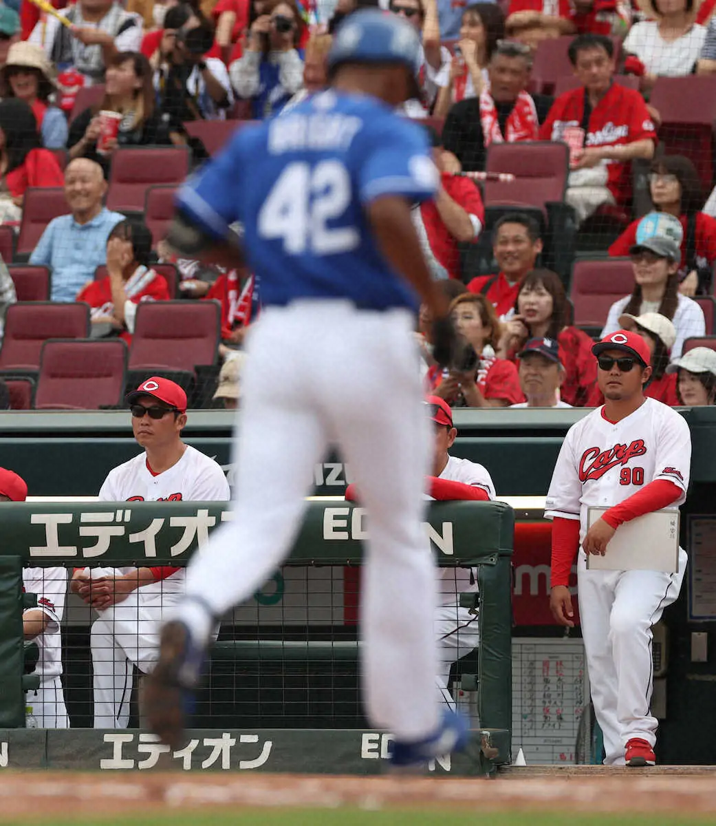 【画像・写真】広島　歴史的屈辱…球団ワースト更新＆リーグタイ月間20敗　借金15で9月終える