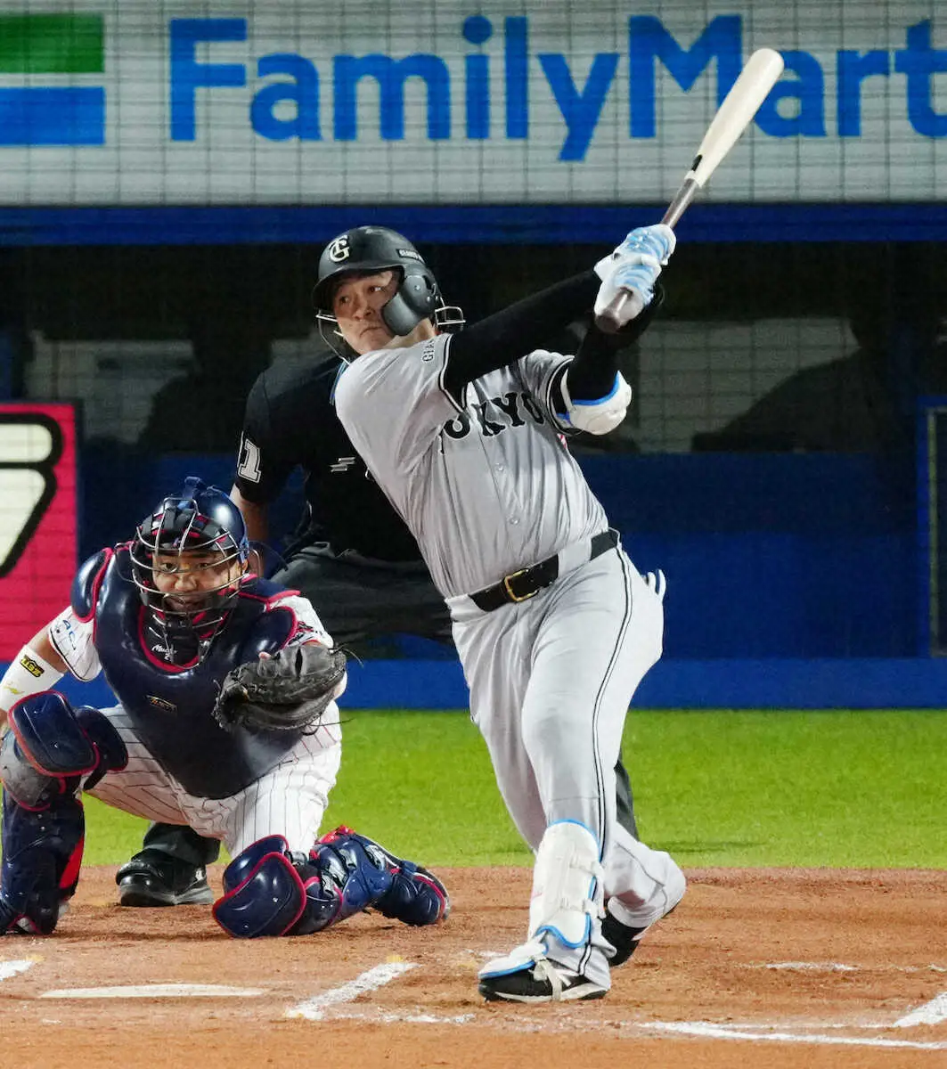 【画像・写真】V一夜明け巨人　中山が同点適時打含むマルチ安打　代打・岸田の勝ち越し打につなげる