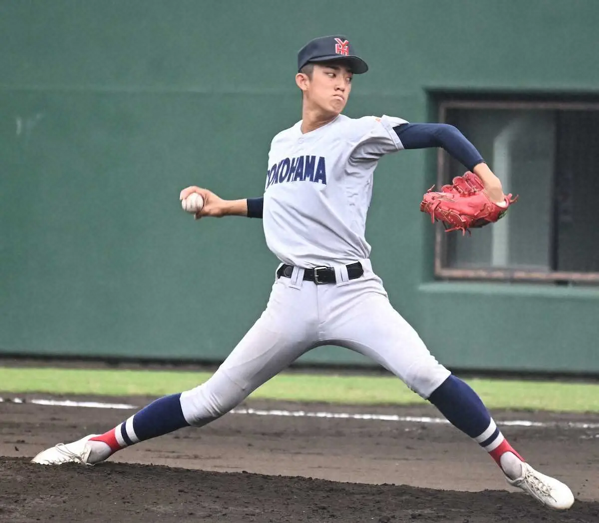 横浜　1年・織田の7回途中1失点、10Kの好投で4強入り