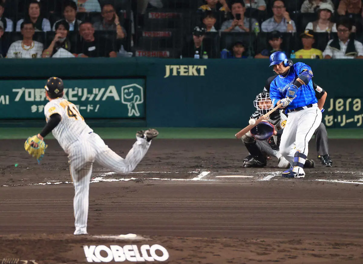 【画像・写真】DeNA・宮崎　衝撃の打ち直し14号2ランに甲子園が悲鳴　直前にスタンドイン→ファウル判定も