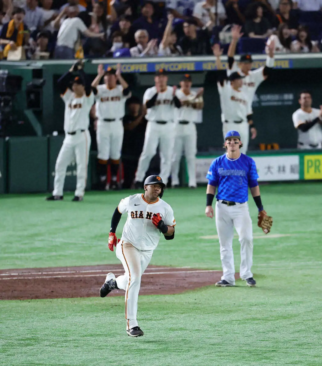 【画像・写真】巨人・オコエ瑠偉が3号2ラン！「良い感じに打ティマした」　チーム最終戦で山崎伊の2桁勝利へチーム一丸