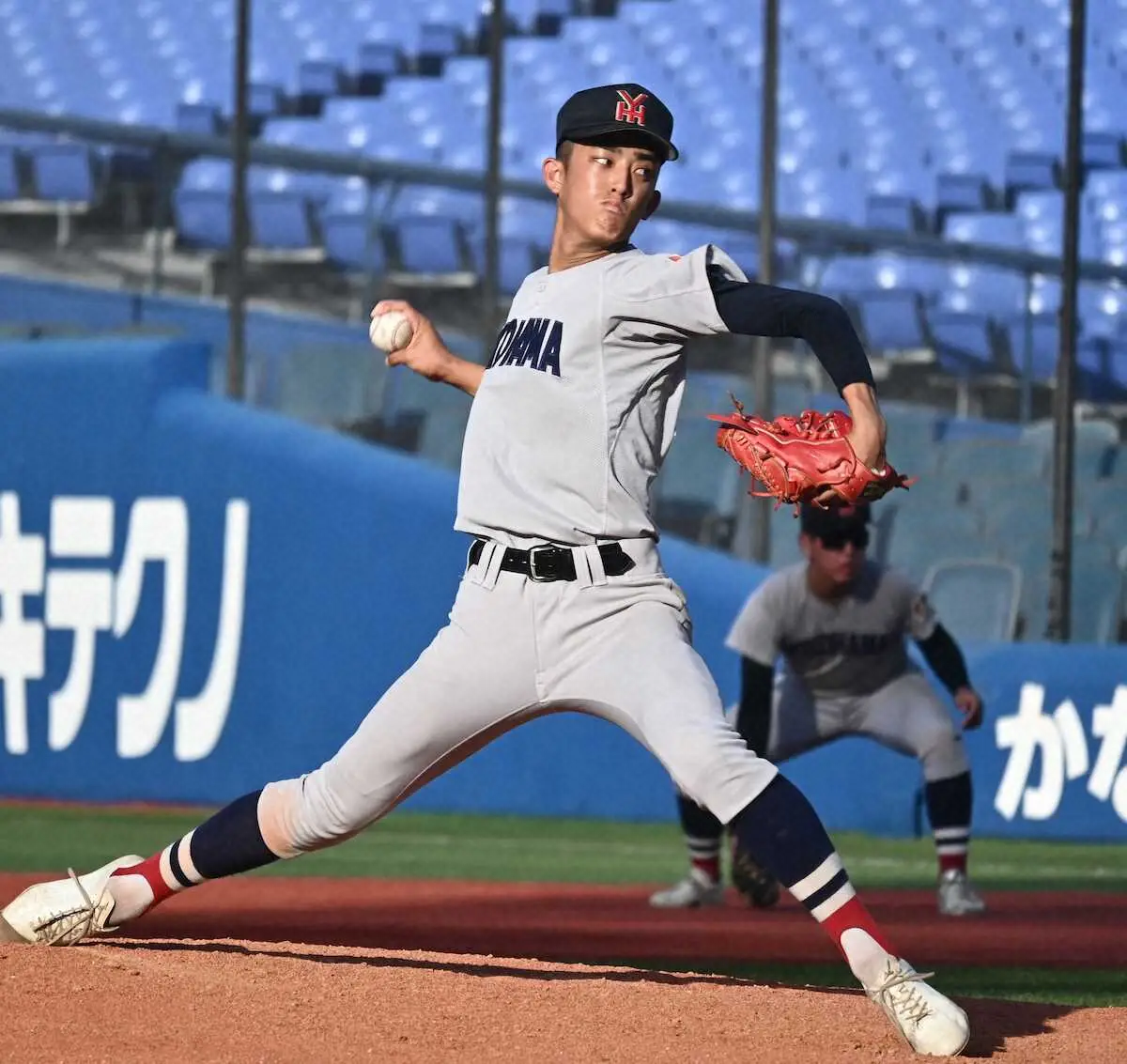 【画像・写真】【高校野球】横浜が2年ぶり優勝　最速148キロの1年右腕・織田翔希が7回途中2失点と力投