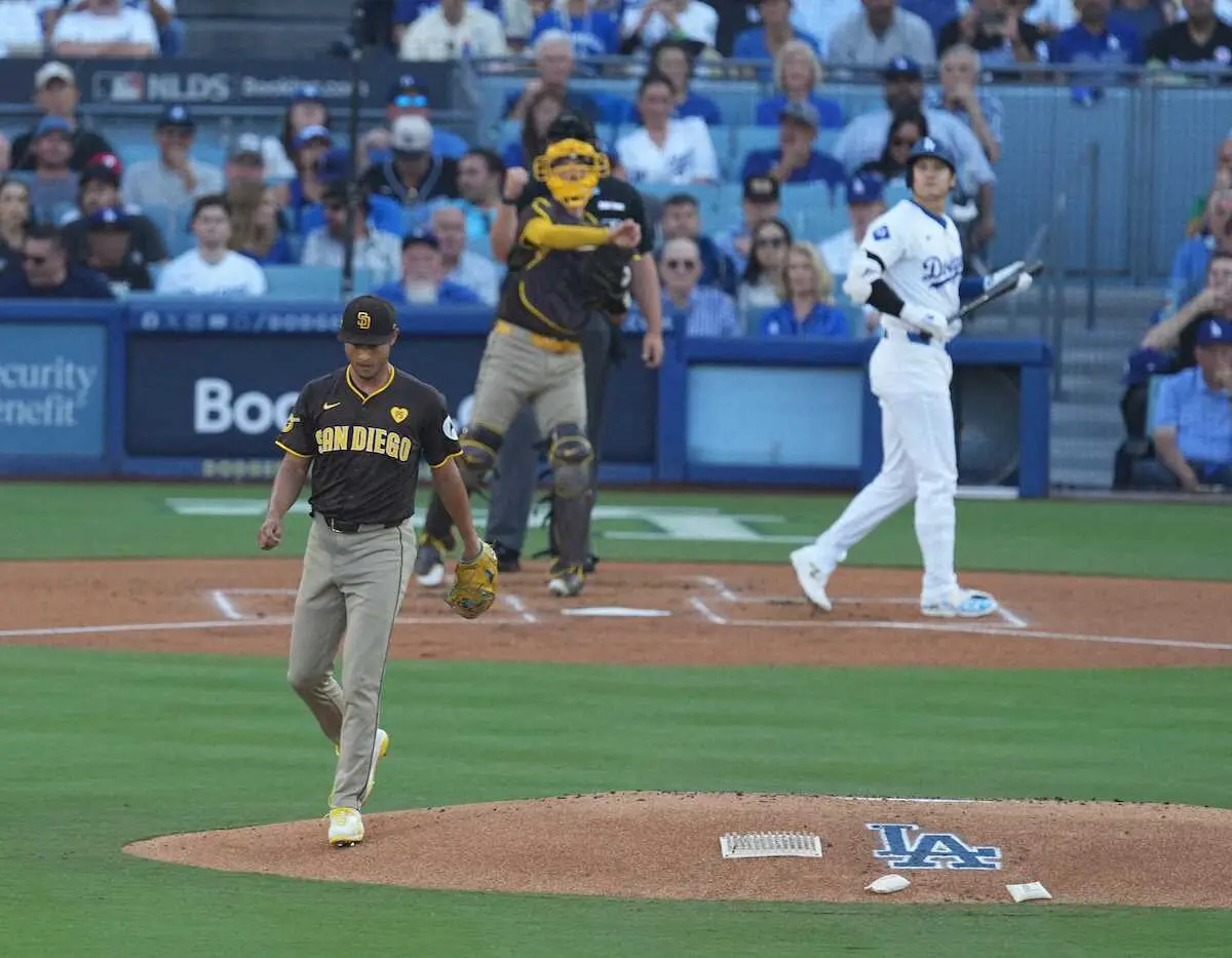 【画像・写真】大谷翔平の第1打席は空振り三振　ダルビッシュの多彩な変化球攻めにバット空振