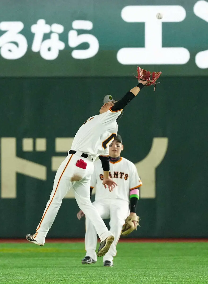 【画像・写真】巨人・増田大輝「尚輝の代わりとして」二塁でファインプレー「普通に捕ってたと思うんで」