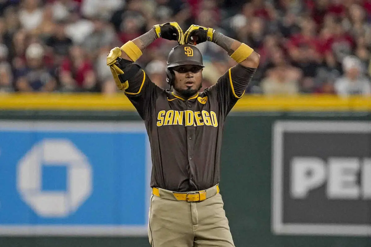 【画像・写真】大谷翔平の3冠王阻止したパドレス・アラエス　左手親指手術の終了を報告　3年連続首位打者