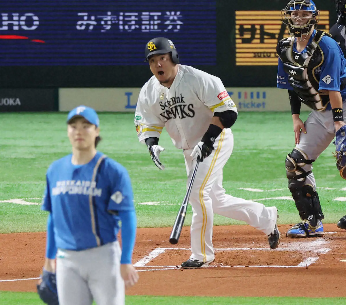 【画像・写真】ソフトバンク・山川が3試合連続タイムリー！CS打率・667と絶好調　近藤も続いて初回に2点先取