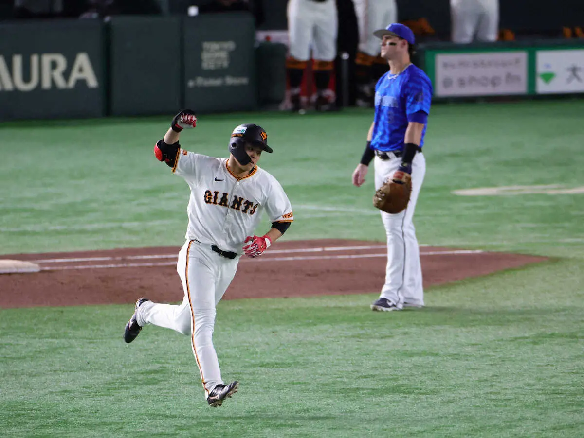 【画像・写真】巨人・中山礼都　らいとがライトにぶち込んだ！プロ初アーチはCSで！「最高です」崖っ縁の一戦で先制弾