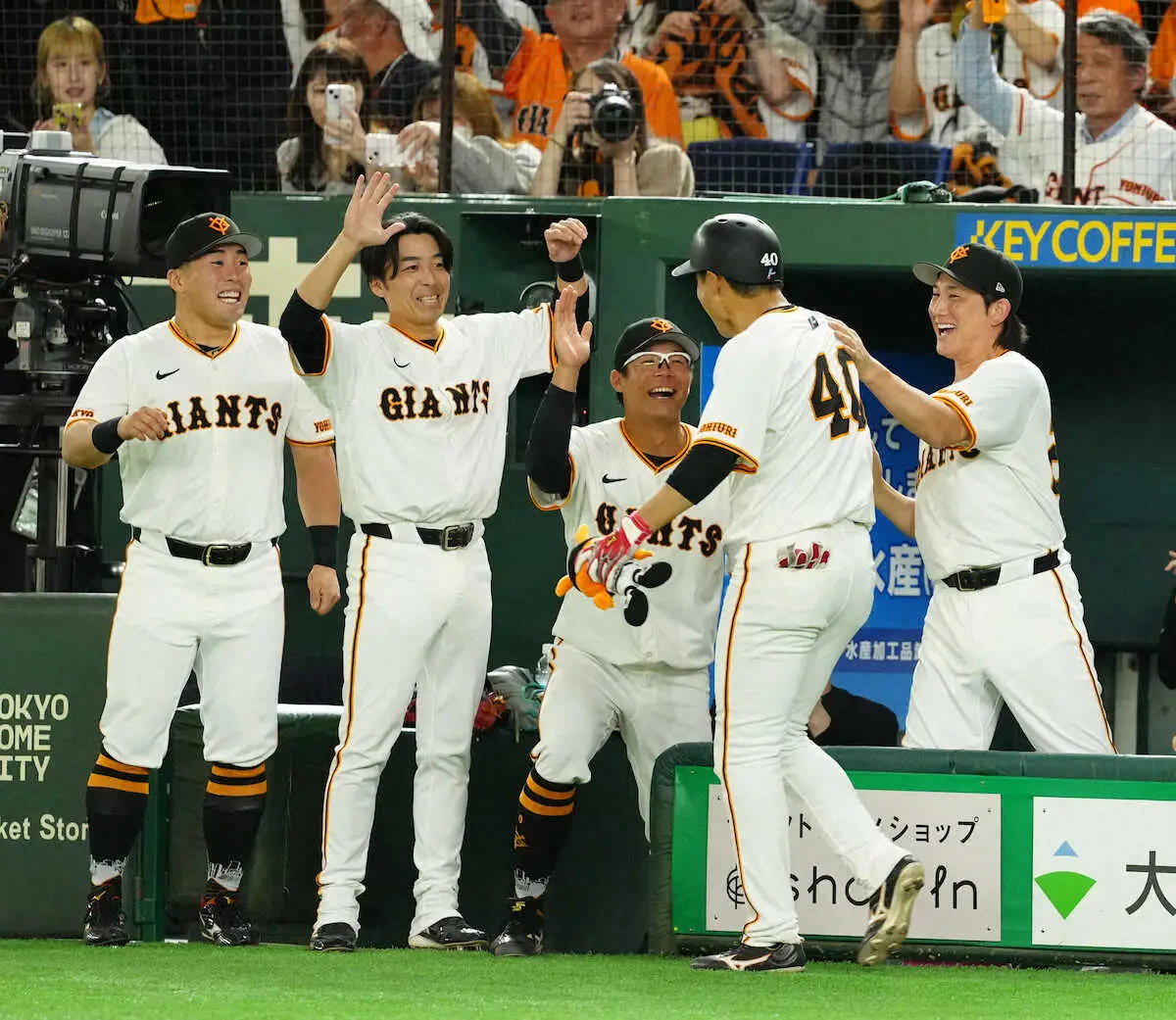 【画像・写真】巨人・中山礼都　らいとがライトにぶち込んだ！プロ初アーチはCSで！「最高です」崖っ縁の一戦で先制弾