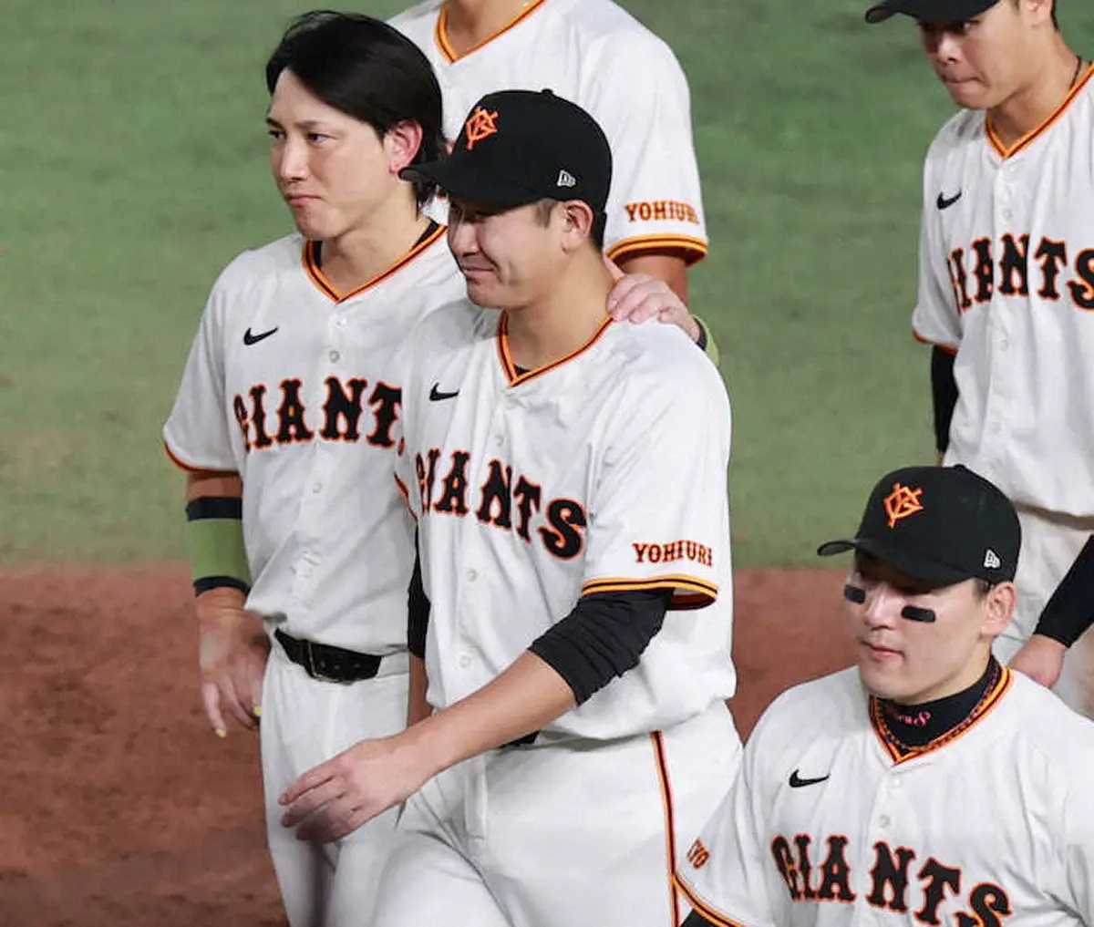 【画像・写真】巨人・菅野智之は涙「今日の声援というのは一生忘れることはないと思います」「うれしかったです」