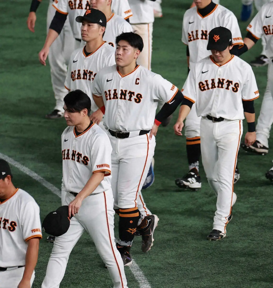 【画像・写真】巨人・岡本和真「悔しいです。また来年頑張りたい」この日もDeNAに勝負してもらえず、2度の申告敬遠