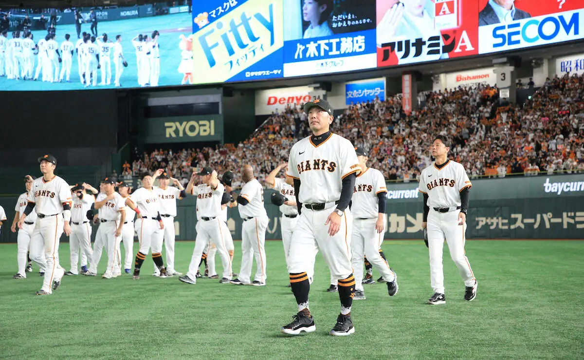 【画像・写真】巨人終戦…阿部監督「勝たせてあげられなかった」菅野が8回から救援も決勝打浴び涙