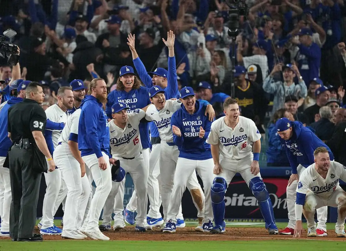 【画像・写真】大谷翔平「最高の勝ち方」フリーマンのサヨナラ満弾での劇勝に笑顔　自身は8回にWS初安打