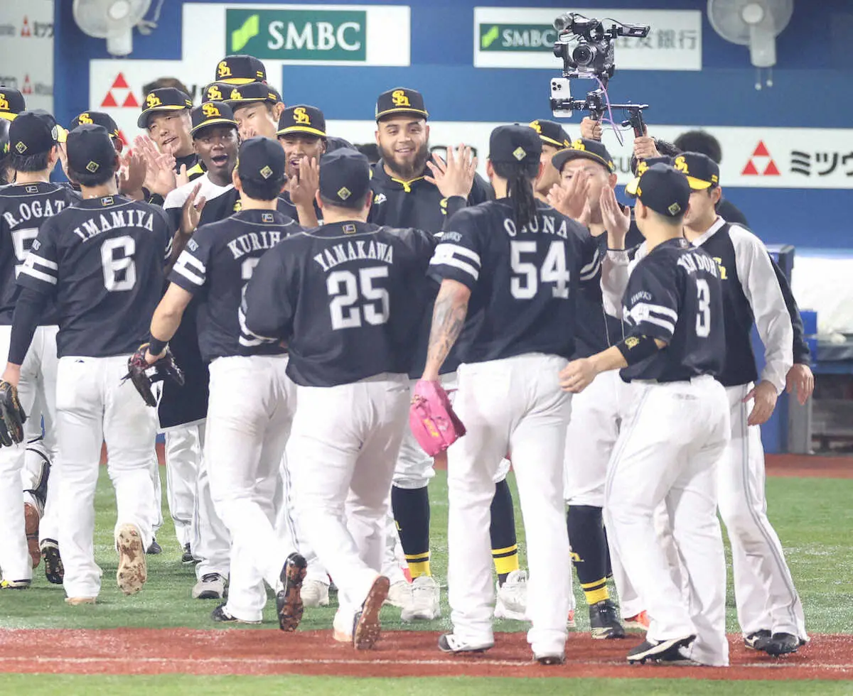 【画像・写真】ソフトバンク強い！ハマスタ連勝　山川1号V2ランでシリーズ14連勝　さあ本拠で4年ぶり日本一決める