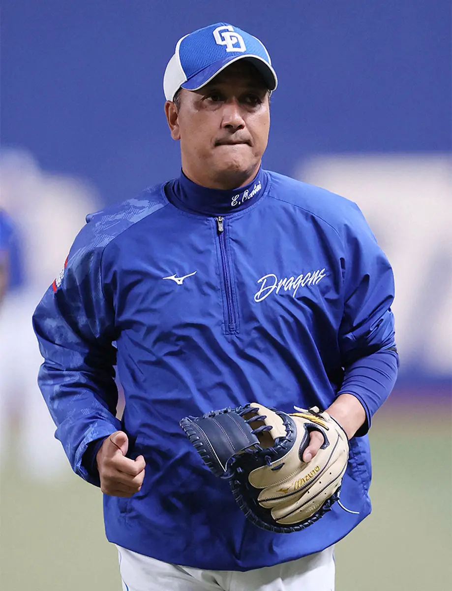 中日・井上監督「説得に説得を重ねて」　今季限りで退団の落合コーチを“呼び戻し”来季2軍監督に