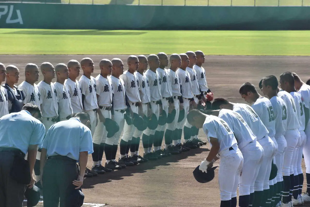 勝てば甲子園有力の一戦　8回2死三塁から継続試合　鹿児島実敗れる　宮下監督、無念さにじませ