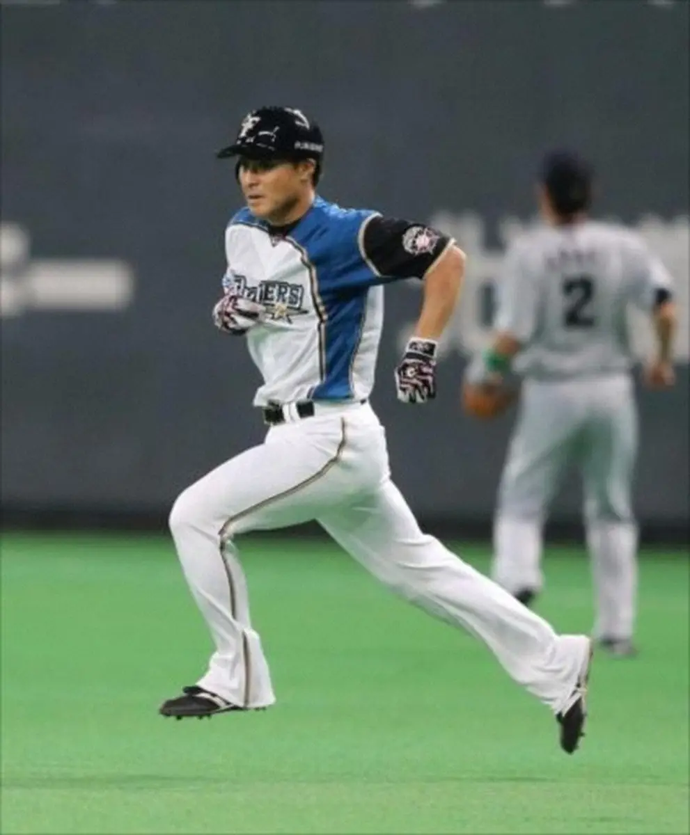 【画像・写真】大谷翔平　日本ハム時代の先輩の姿が重なった「胸つかみ走法」その先輩がNYに滞在中という奇遇