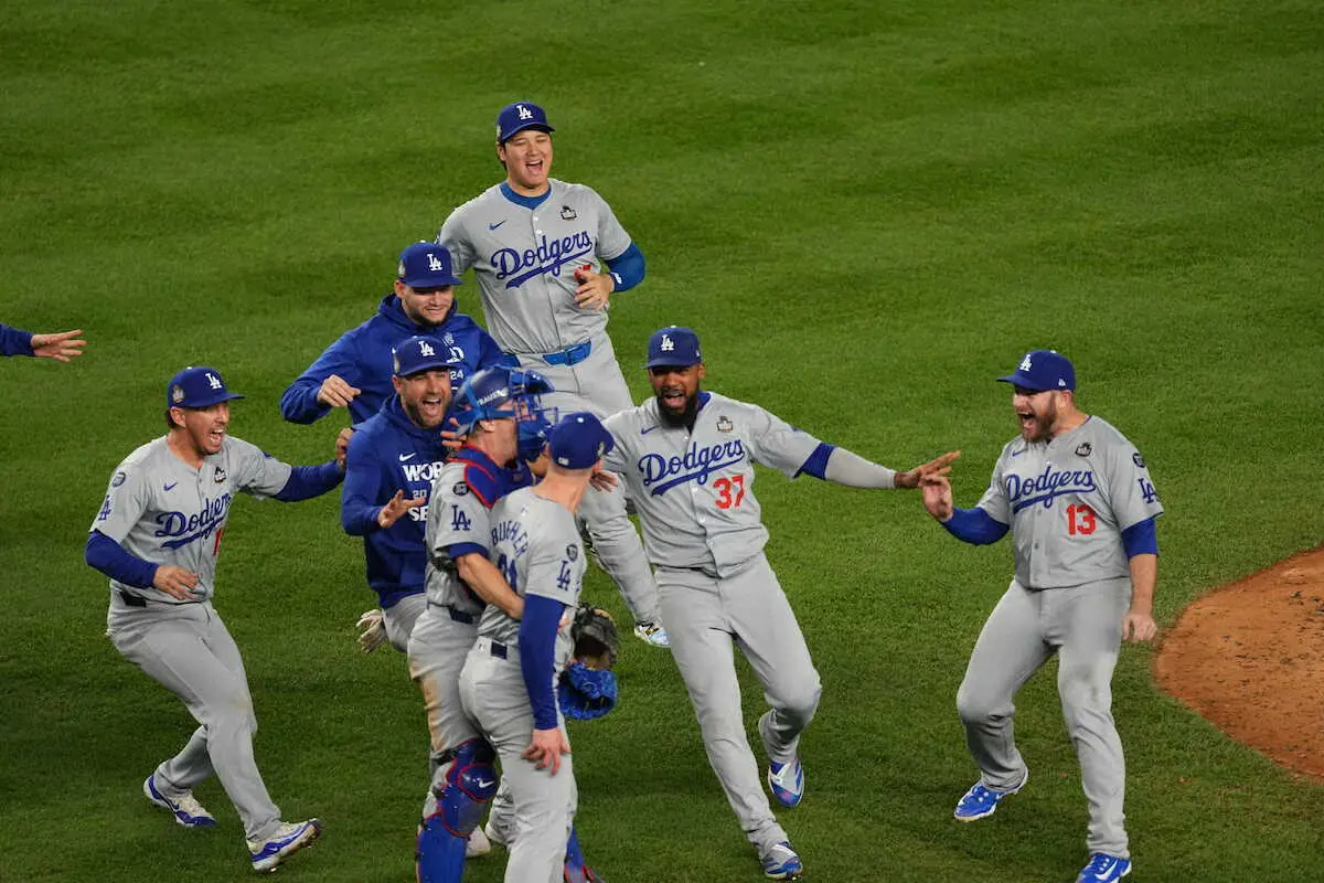 【画像・写真】大谷翔平　名門対決制し米7年目で悲願の世界一！最大5点差はね返し大逆転勝利　左肩亜脱臼も献身プレー