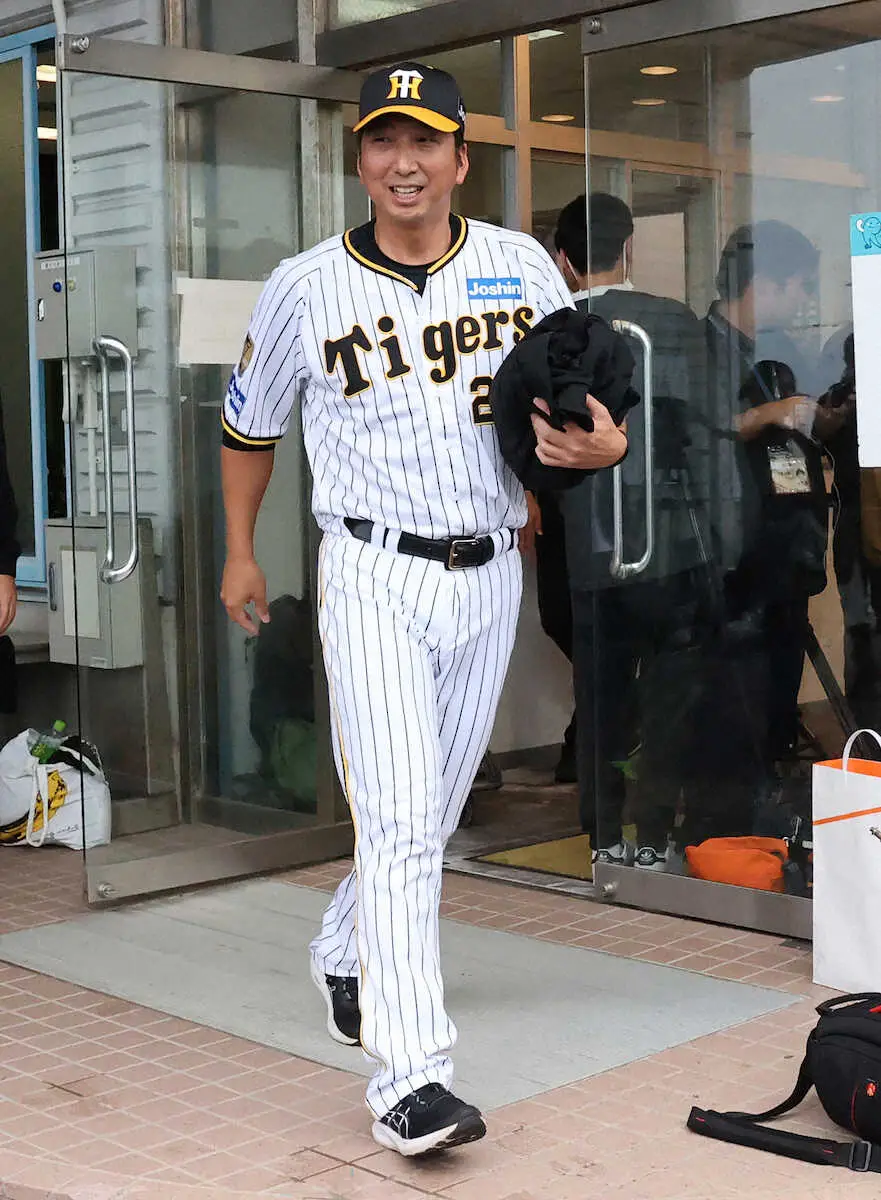 阪神　藤川阪神の秋季キャンプは2日目も雨…効率考慮で投手、野手で時間差練習を実施