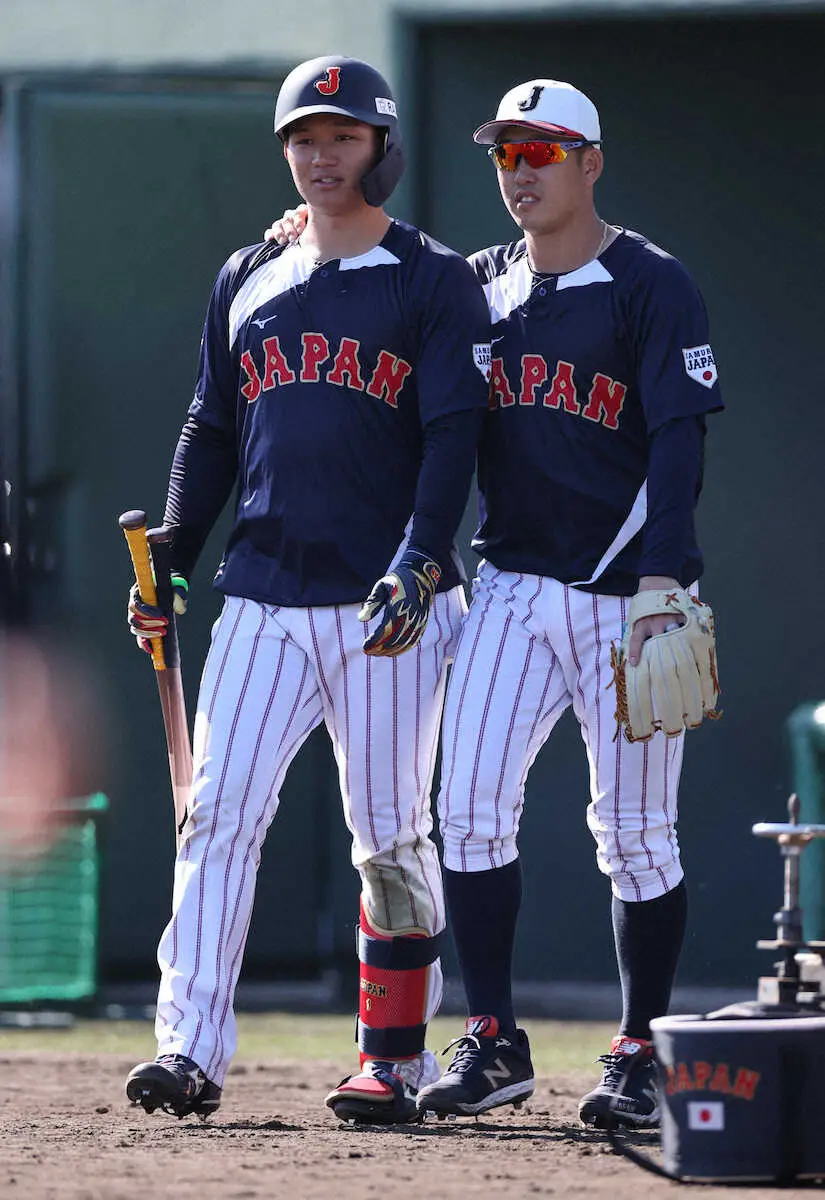 【画像・写真】二塁挑戦中の侍ジャパン・小園海斗が奮闘中「ノックだけでも難しい」