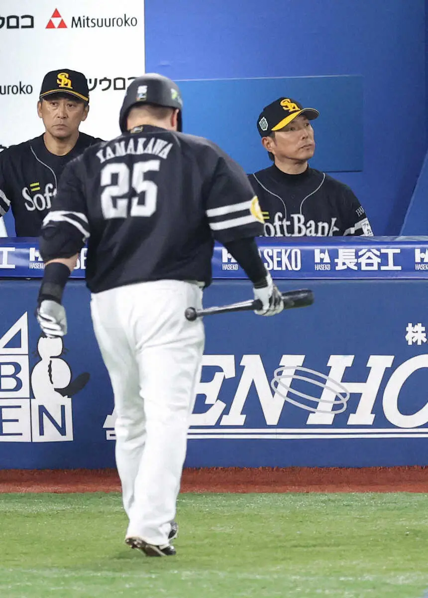 【画像・写真】ソフトバンク・小久保監督「全部僕が悪い」シリーズ4連敗終戦…「雨降って流れが変わると思ってたけど」