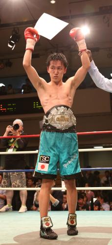 石本、１０回ＴＫＯで２度目防衛　日本Ｓバンタム級タイトルマッチ