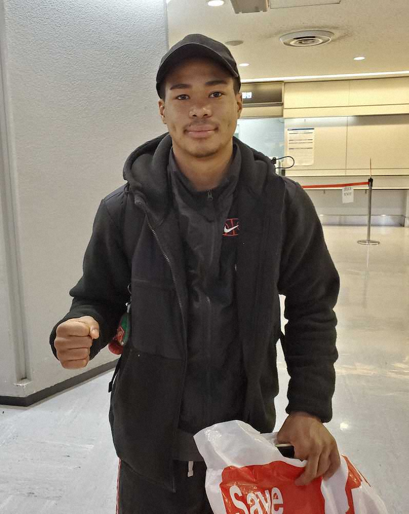 ボクシング日本代表が帰国　2月に武漢で五輪予選、岡沢セオン　肺炎不安も豪快受け答え
