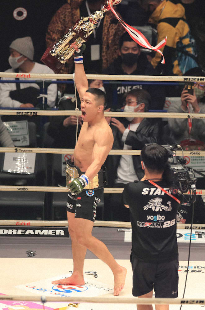 堀口恭司　1回TKO圧勝で王座奪還！朝倉海にリベンジ「長い間、待っていてもらってありがとう」