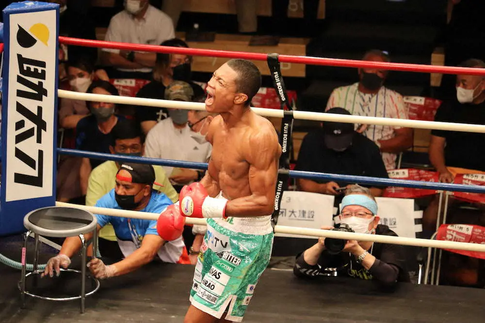 前回の“タコ踊り”を反省　平岡アンディが2回TKO勝ちでV3　来年のラスベガス再進出へ意欲