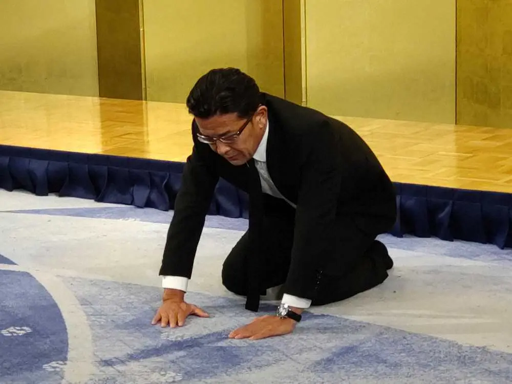 榊原CEO　超RIZIN“花束騒動”で土下座謝罪「テロ行為で汚された」