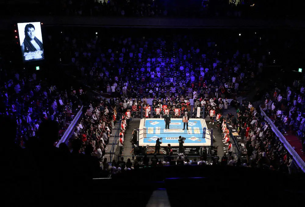 オカダ・カズチカ涙の追悼　アントニオ猪木さんが創設した新日本プロレスが10カウントイベント