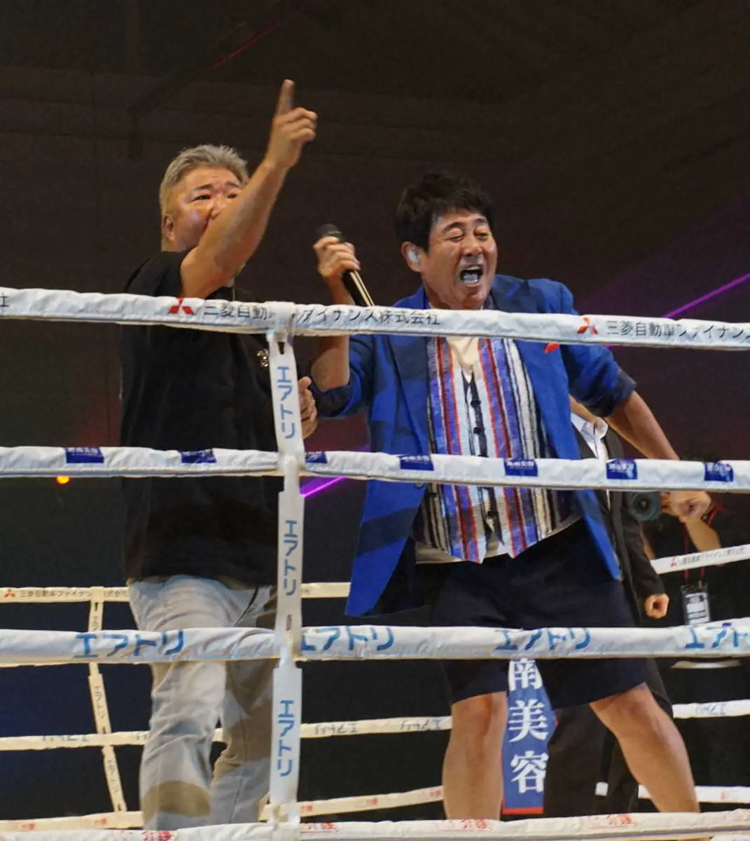 TUBEの前田亘輝がボクシングイベント3150FIGHTで熱唱　亀田史郎トレーナーらと盛り上げる