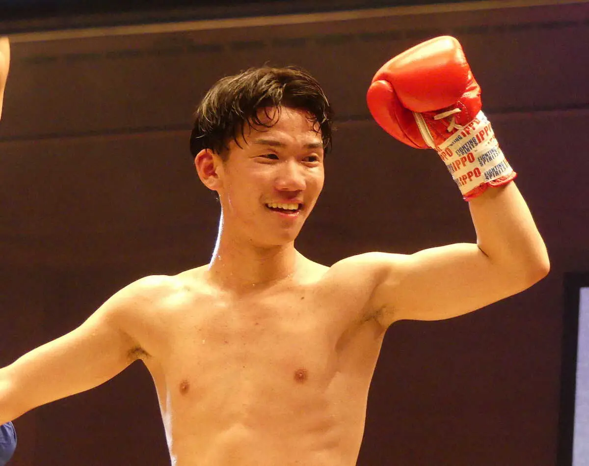 21歳・高見亨介　43歳・堀川謙一との22歳差対決で6回TKO勝利　敗れた堀川は引退示唆