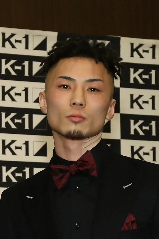 K-1　篠塚辰樹と契約終了発表「円満に満了」　Krushフェザー級王者