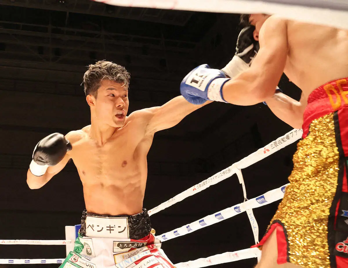 亀田和毅「一発一発に力を込めるのが親父のスタイル」　5回終了TKO勝ちに会心の笑み