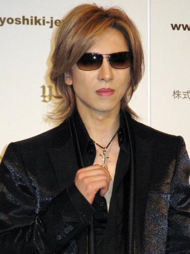 ＹＯＳＨＩＫＩ　宝石ブランド業デビュー