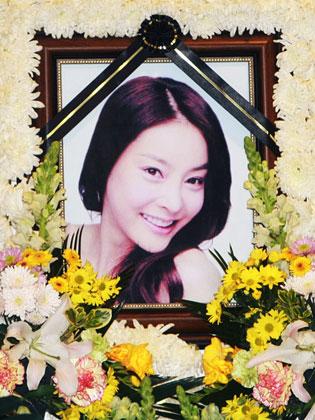 自殺の韓国女優「性接待強要」で家宅捜索