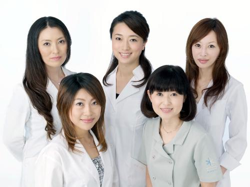 初の書籍「女医が教える女のからだ」を出版した現役女医ユニット「ジョイ☆トータルクリニック」